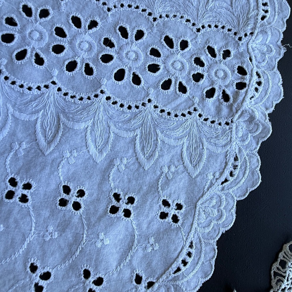 Vintage White Lace Doily Set 4 Piece Crocheted Eyelet Battenburg Mixed Lot - Picture 5 of 11